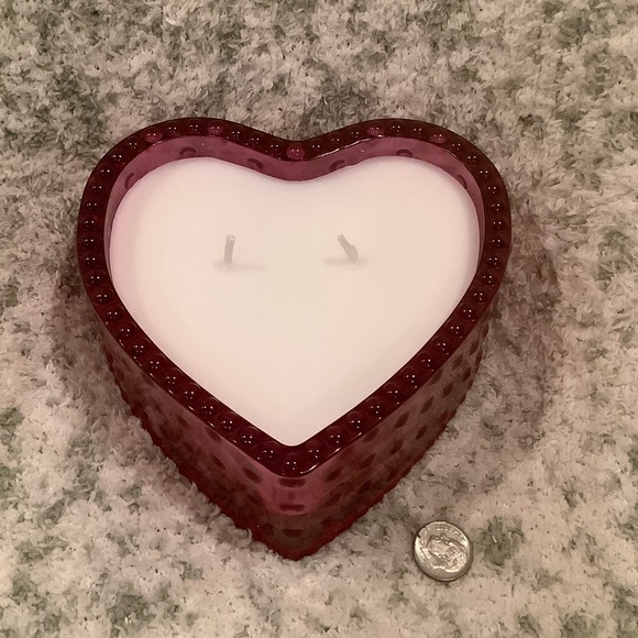 Hot Pink Glass Heart-Shaped Valentines Scented Home Decor Candle Large 9.6oz NWT - Picture 15 of 16
